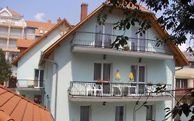 Zsanett Appartement